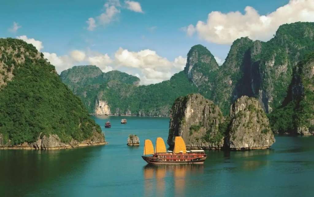 Vân Đồn ⇔ Hạ Long